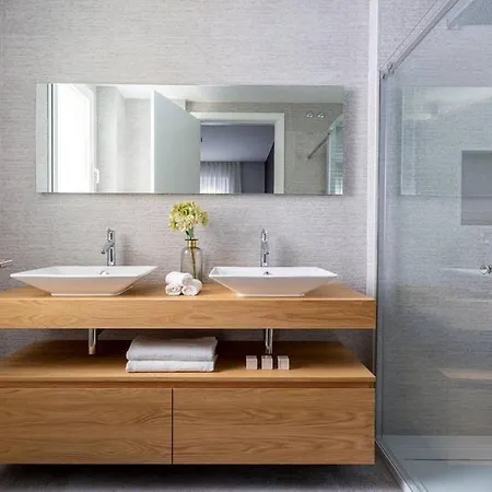 Beautiful Up To 6 Guests - *